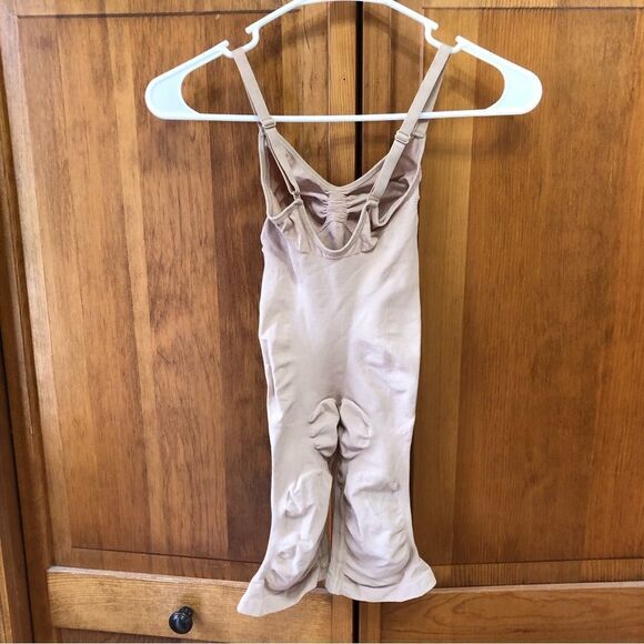 Skims Seamless Sculpt Mid-Thigh Bodysuit - Picture 5 of 8